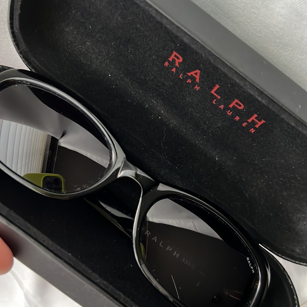 ~vintage~ Ralph Lauren sunglasses + case